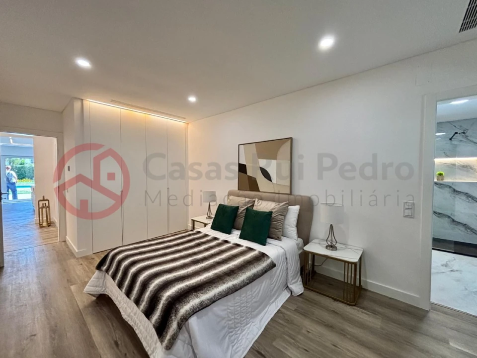 Moradia T4 para Venda em Charneca de Caparica e Sobreda Foto 14