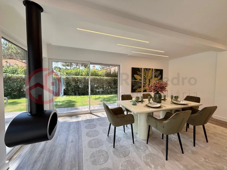 Moradia T4 para Venda em Charneca de Caparica e Sobreda Foto 28