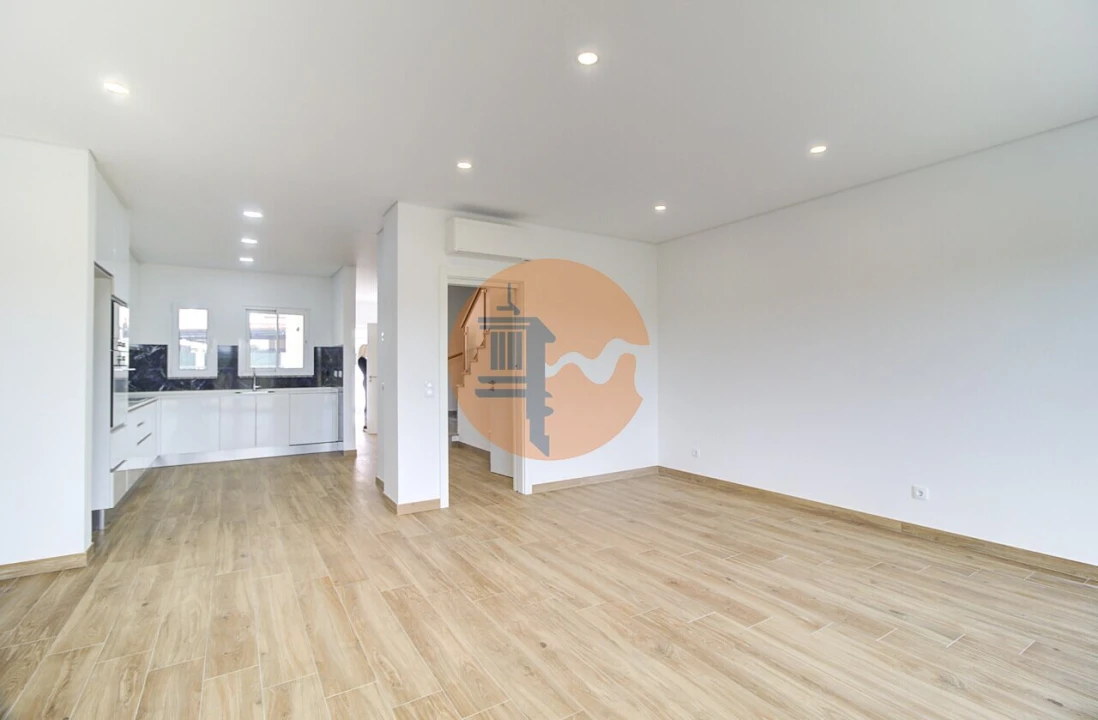 Moradia T3 para Venda em Altura Foto 14