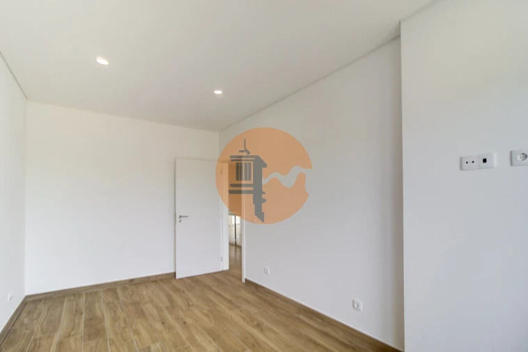 Moradia T3 para Venda em Altura Foto 31