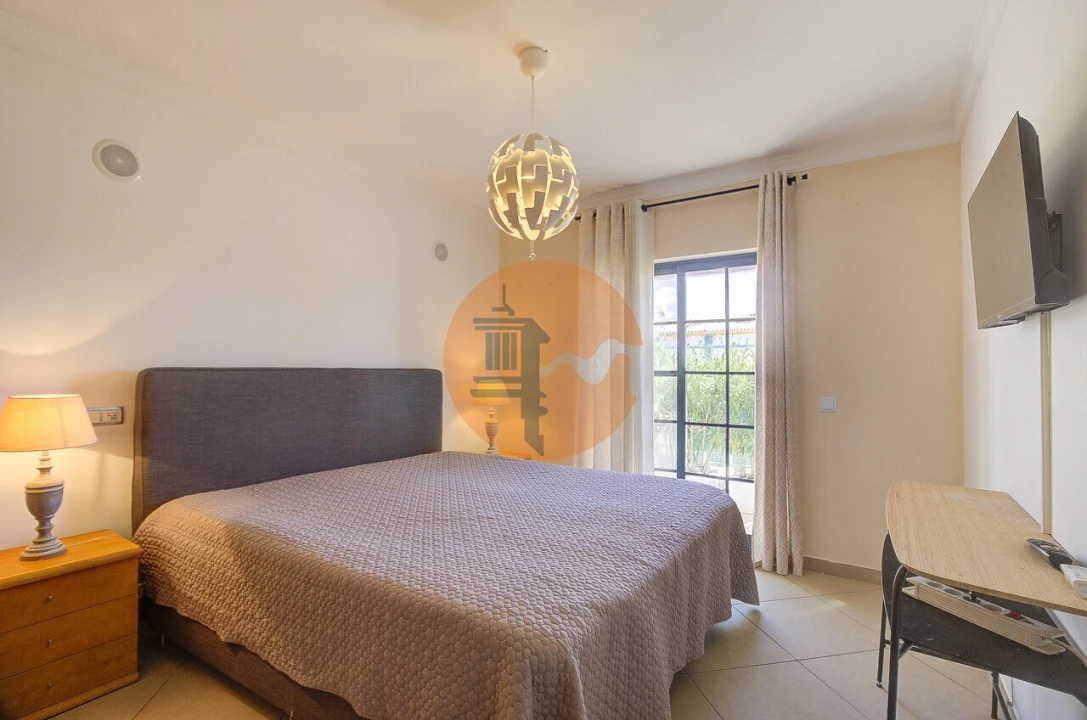 Moradia T5 para Venda em Vila Nova de Cacela Foto 3