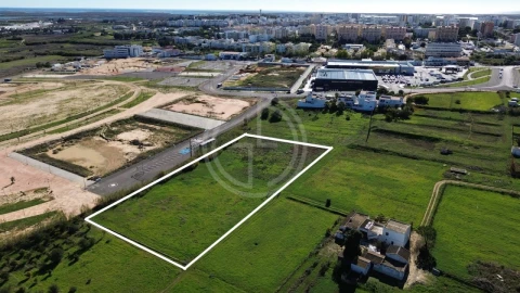 Terreno para Venda em Faro (Sé e São Pedro)