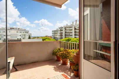 Apartamento T3 para Venda em Oeiras e São Julião da Barra, Paço de Arcos e Caxias