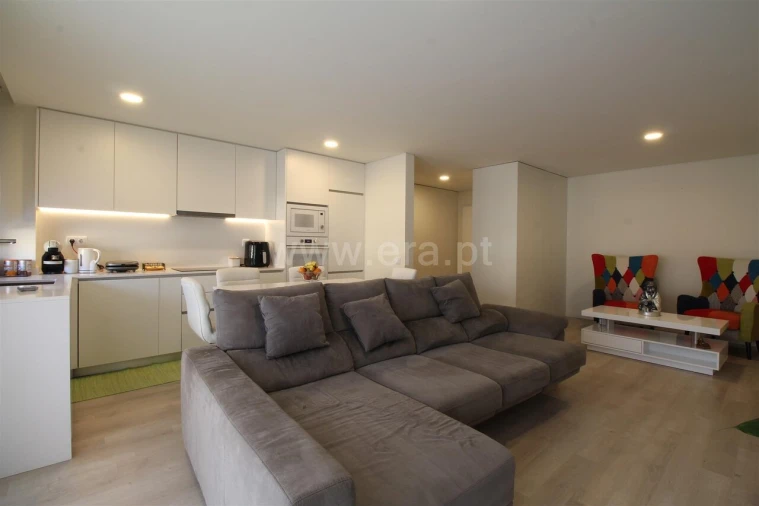 Apartamento T3 para Venda em Santa Marinha e São Pedro da Afurada Foto 2