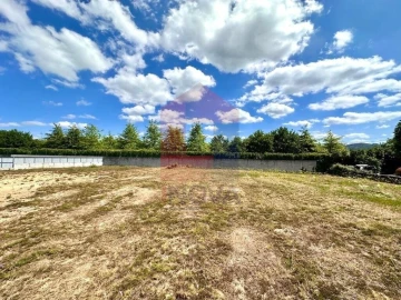 Terreno para Venda em Sabariz