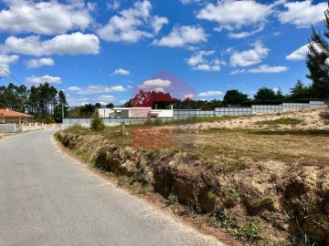 Terreno para Venda em Sabariz