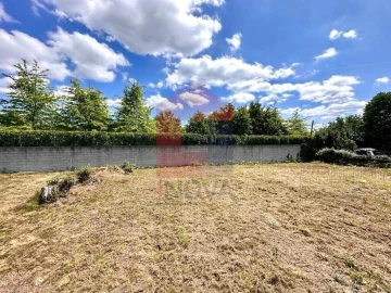 Terreno para Venda em Sabariz