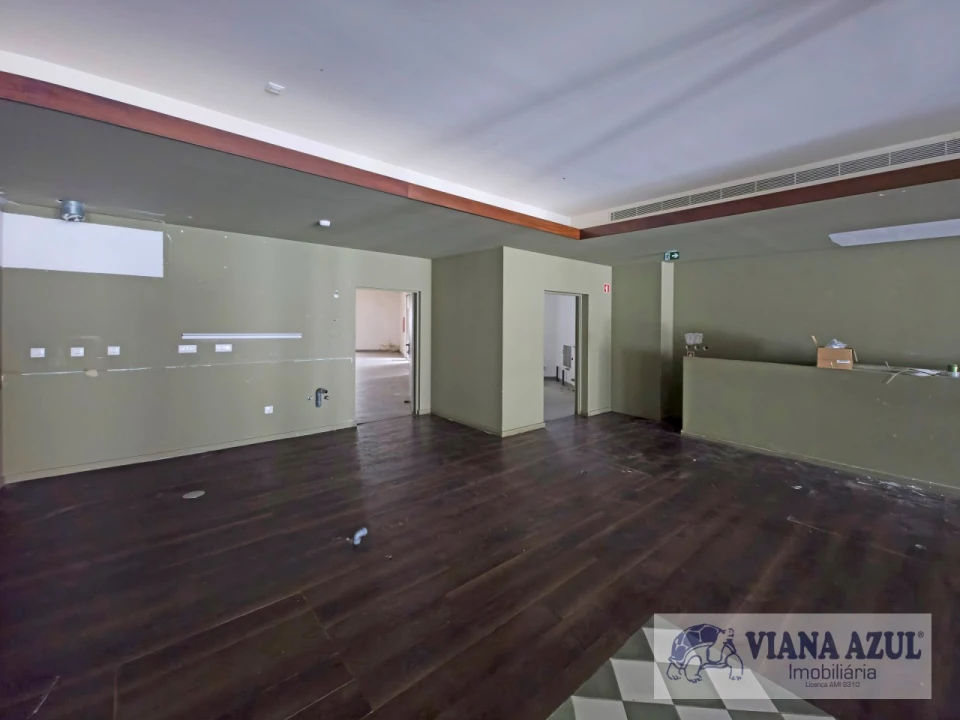 Loja para Arrendamento em Santa Maria Maior e Monserrate e Meadela Foto 8