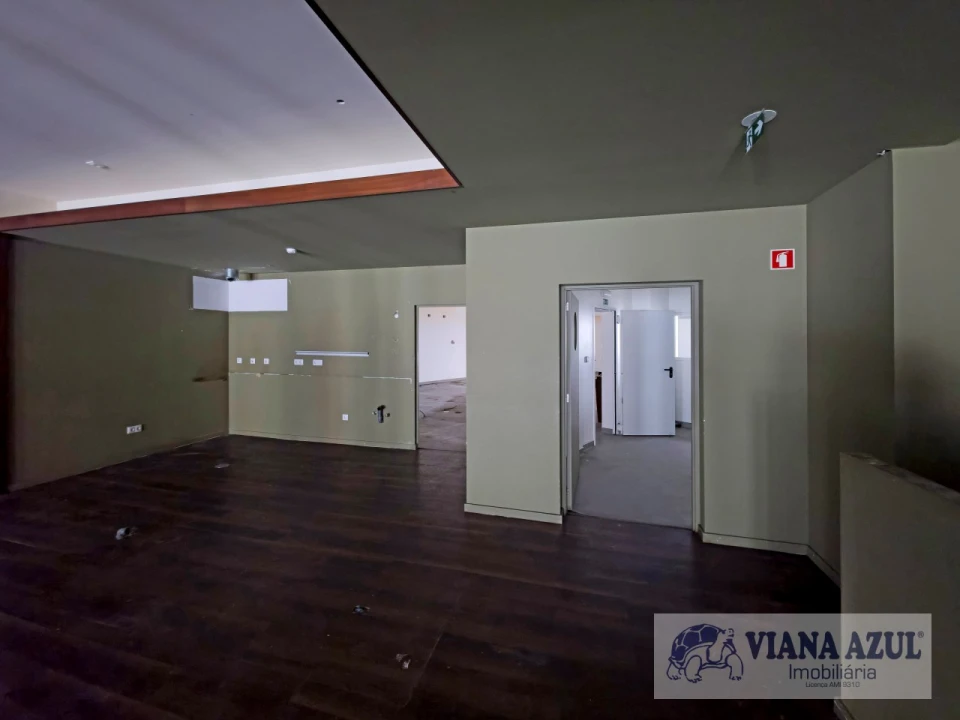 Loja para Arrendamento em Santa Maria Maior e Monserrate e Meadela Foto 9