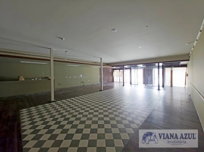 Loja para Arrendamento em Santa Maria Maior e Monserrate e Meadela Foto 4