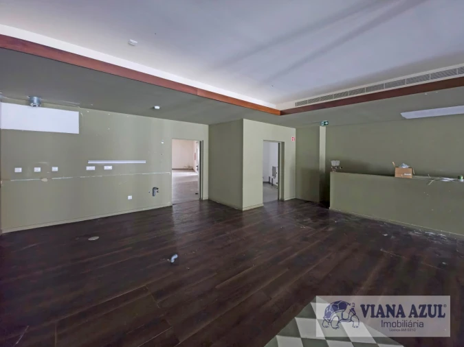 Loja para Arrendamento em Santa Maria Maior e Monserrate e Meadela Foto 8