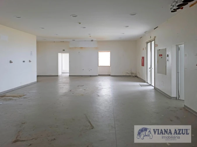 Loja para Arrendamento em Santa Maria Maior e Monserrate e Meadela Foto 11