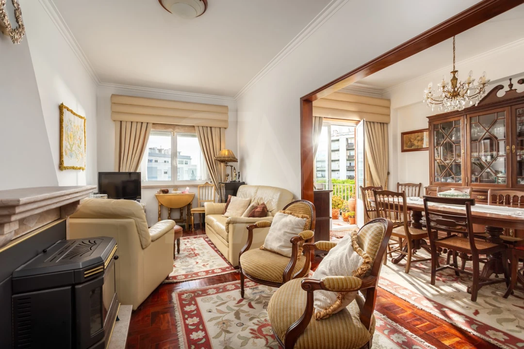 Apartamento T3 para Venda em Oeiras e São Julião da Barra, Paço de Arcos e Caxias Foto 2