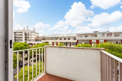 Apartamento T3 para Venda em Oeiras e São Julião da Barra, Paço de Arcos e Caxias