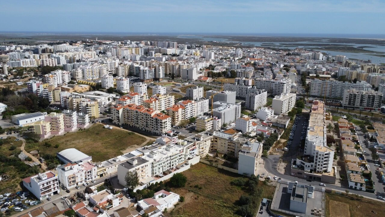 Moradia T4 para Venda em Montenegro Foto 20