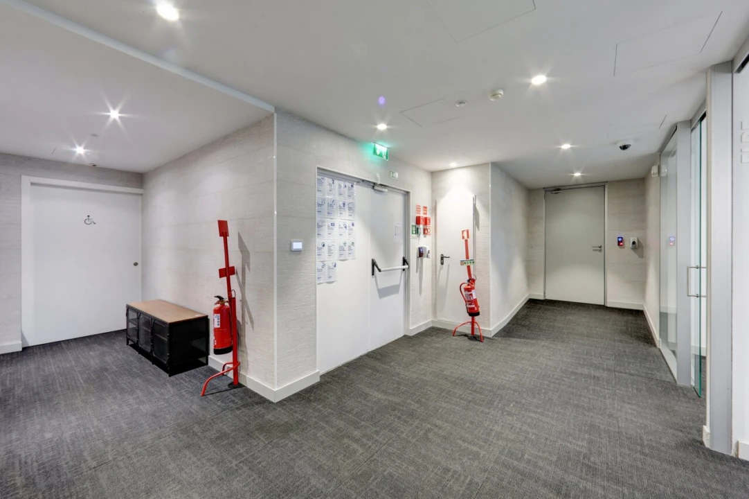 Escritório para Arrendamento em Campolide Foto 8