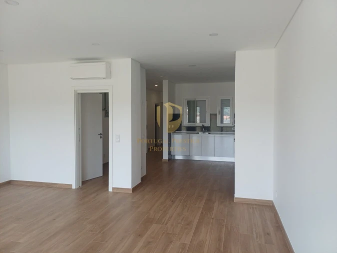 Moradia T3 para Venda em Altura Foto 3