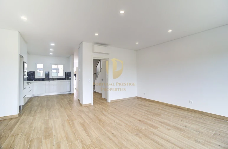 Moradia T3 para Venda em Altura Foto 14