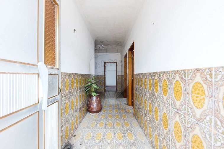 Moradia T2 para Venda em Mina de Água Foto 8