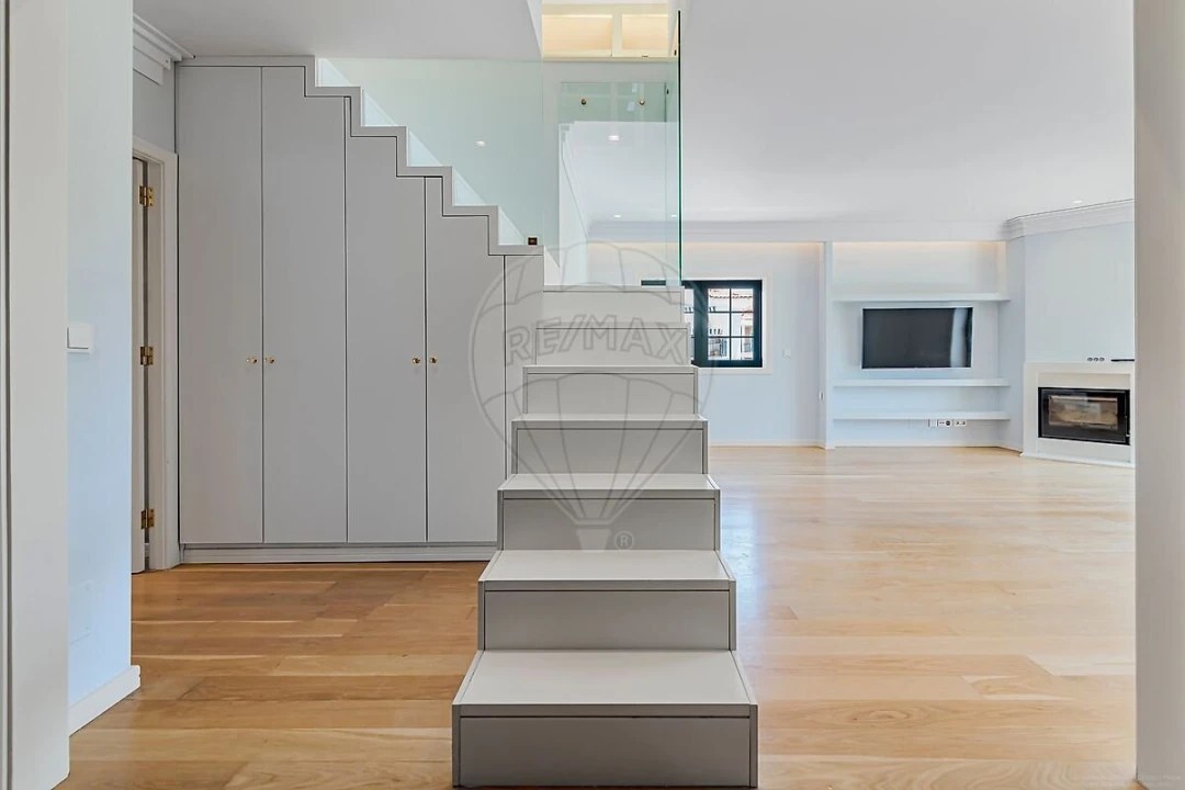 Apartamento T2 para Venda em Carcavelos e Parede Foto 12