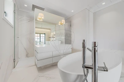 Apartamento T2 para Venda em Carcavelos e Parede