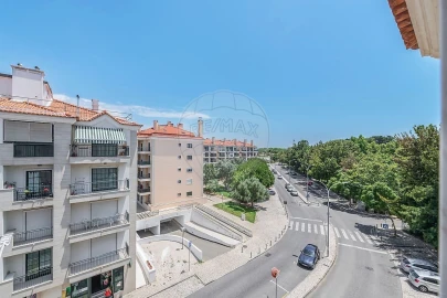Apartamento T2 para Venda em Carcavelos e Parede