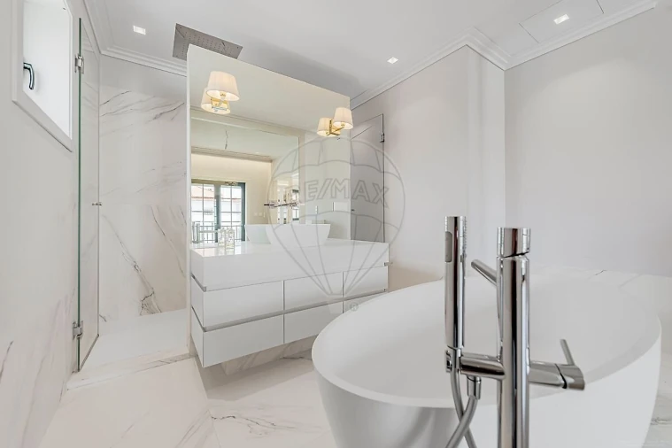 Apartamento T2 para Venda em Carcavelos e Parede Foto 4