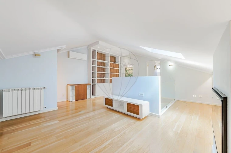 Apartamento T2 para Venda em Carcavelos e Parede Foto 15