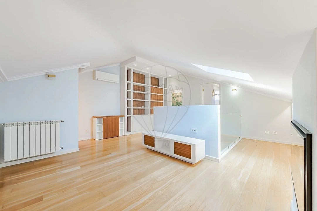 Apartamento T2 para Venda em Carcavelos e Parede Foto 16