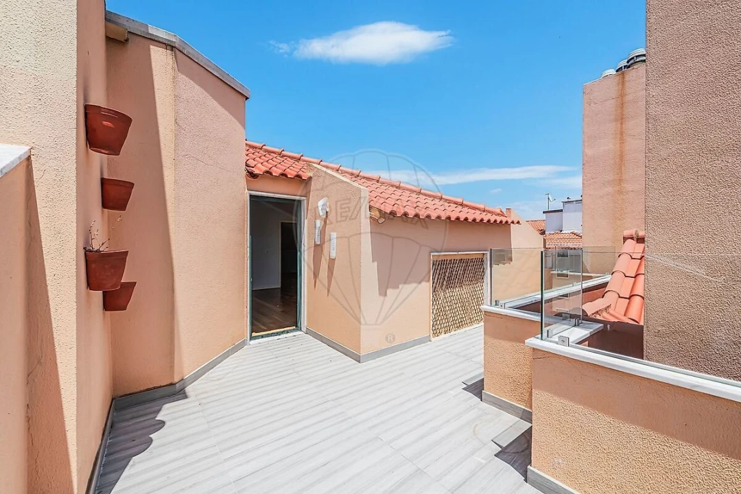 Apartamento T2 para Venda em Carcavelos e Parede Foto 20