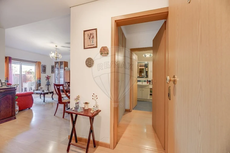 Apartamento T1 para Venda em Setubal (São Sebastião) Foto 2
