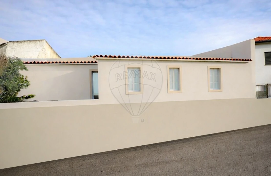 Moradia T1 para Venda em Carvoeira e Carmões Foto 14