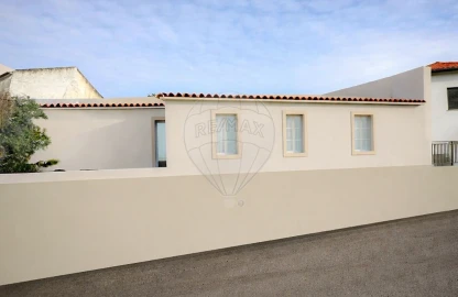 Moradia T1 para Venda em Carvoeira e Carmões