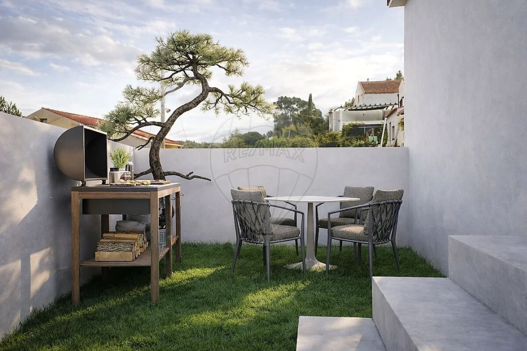 Moradia T1 para Venda em Carvoeira e Carmões Foto 11