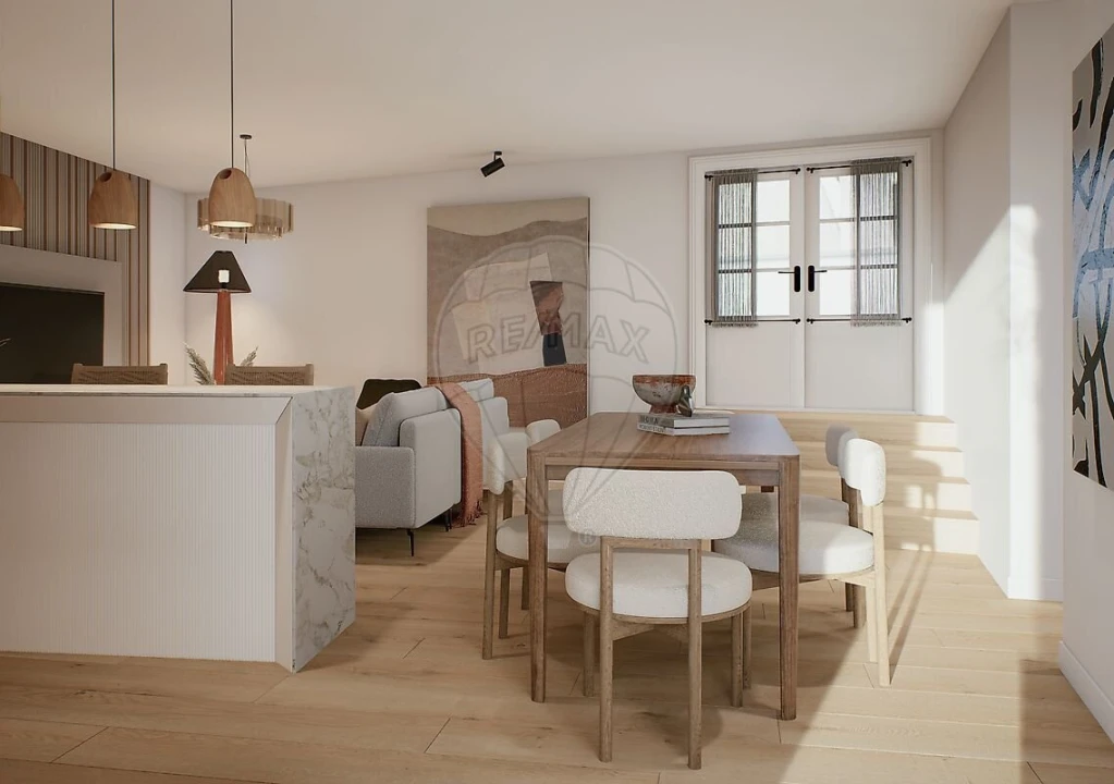 Moradia T1 para Venda em Carvoeira e Carmões Foto 1