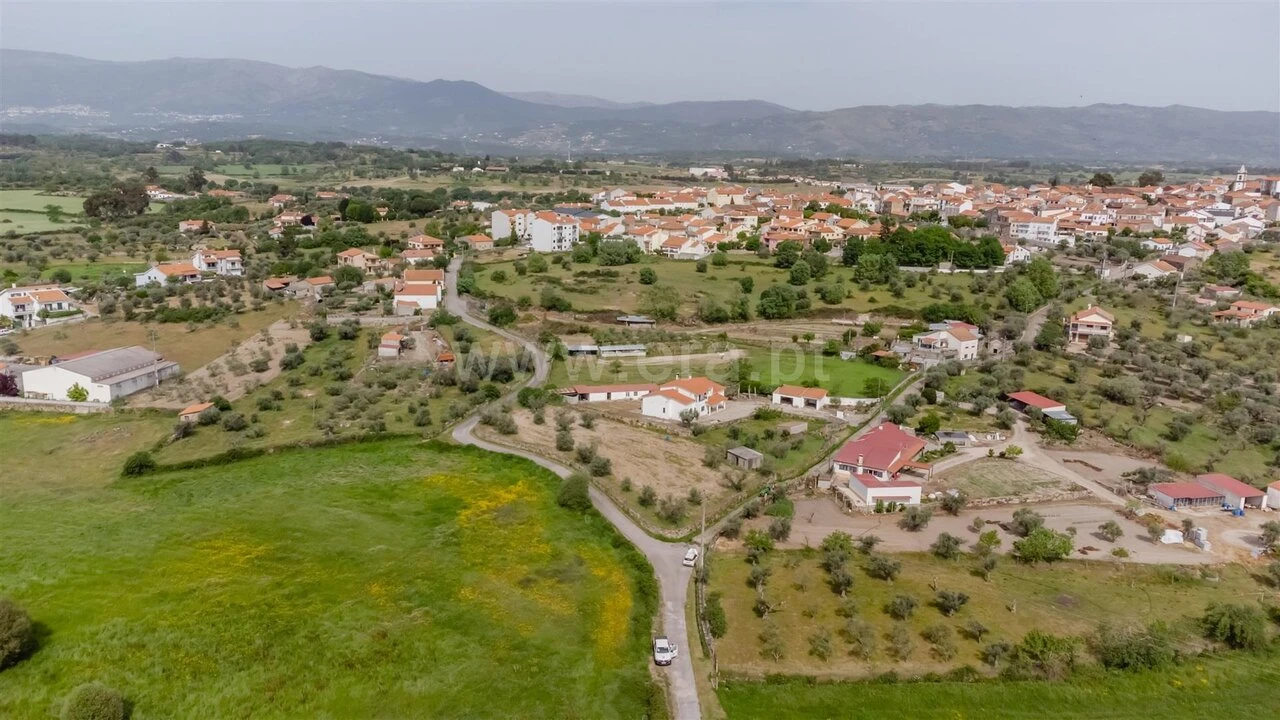 Terreno para Venda em Caria Foto 2