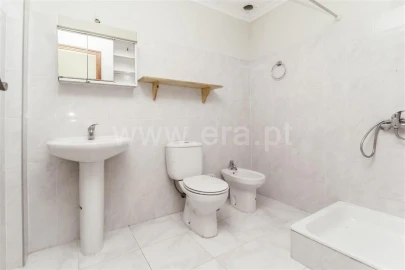 Moradia T2 para Venda em Fundão, Valverde, Donas, A. Joanes, A. Nova Cabo