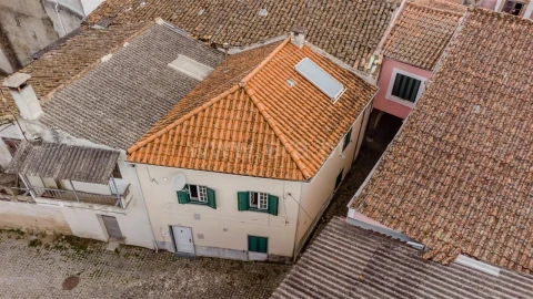 Moradia T2 para Venda em Fundão, Valverde, Donas, A. Joanes, A. Nova Cabo