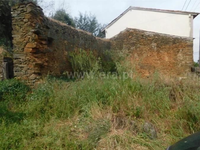 Moradia T0 para Venda em Tortosendo Foto 3