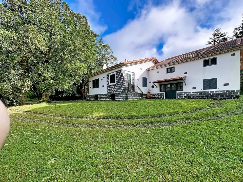 Moradia T5 para Venda em Santo Antonio da Serra Foto 1