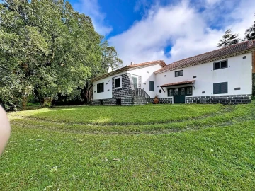 Moradia T5 para Venda em Santo Antonio da Serra