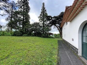 Moradia T5 para Venda em Santo Antonio da Serra