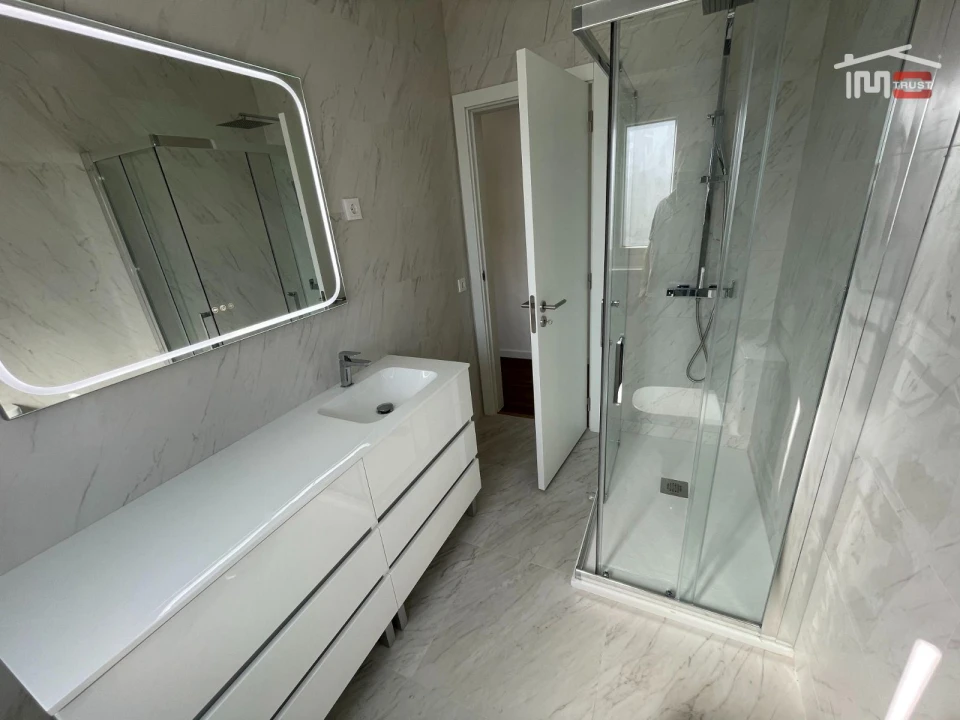 Apartamento T3 para Arrendamento em Seixal, Arrentela e Aldeia de Paio Pires Foto 11