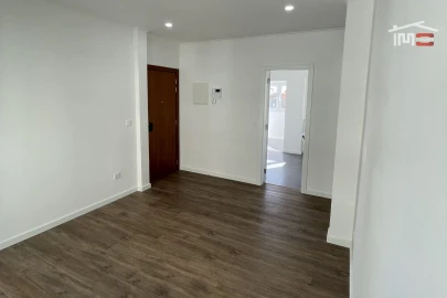 Apartamento T3 para Arrendamento em Seixal, Arrentela e Aldeia de Paio Pires