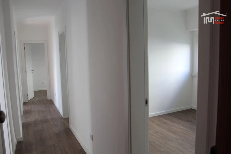 Apartamento T3 para Arrendamento em Seixal, Arrentela e Aldeia de Paio Pires Foto 13