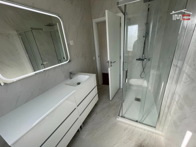 Apartamento T3 para Arrendamento em Seixal, Arrentela e Aldeia de Paio Pires Foto 9