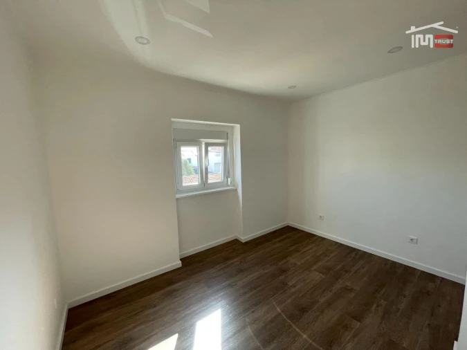 Apartamento T3 para Arrendamento em Seixal, Arrentela e Aldeia de Paio Pires Foto 23