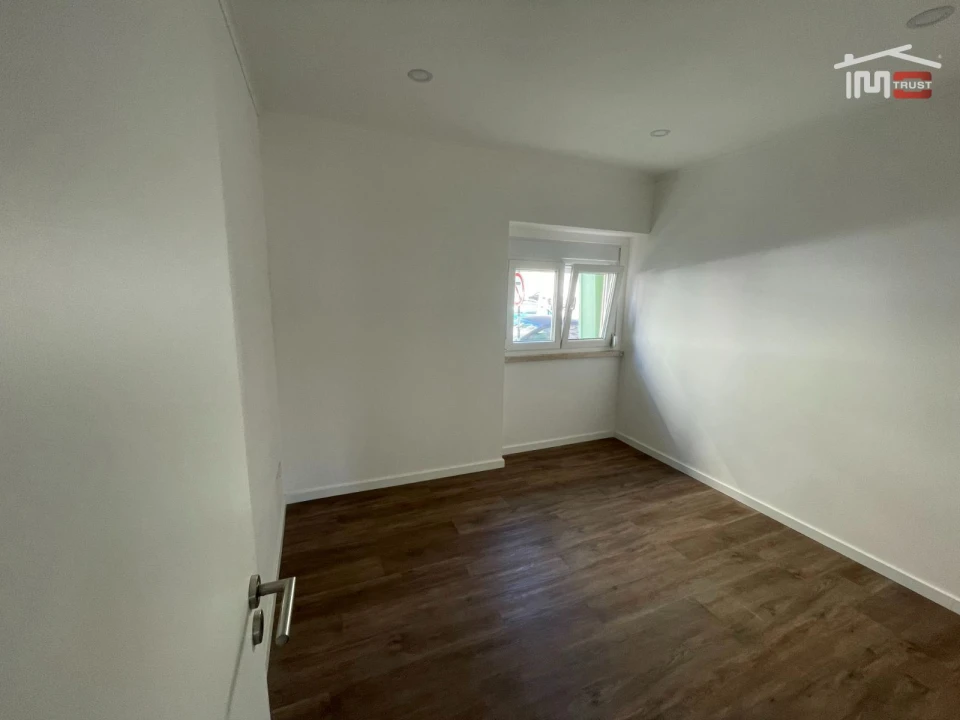 Apartamento T2 para Arrendamento em Seixal, Arrentela e Aldeia de Paio Pires Foto 9