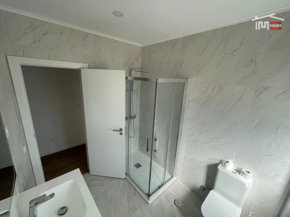 Apartamento T2 para Arrendamento em Seixal, Arrentela e Aldeia de Paio Pires Foto 16