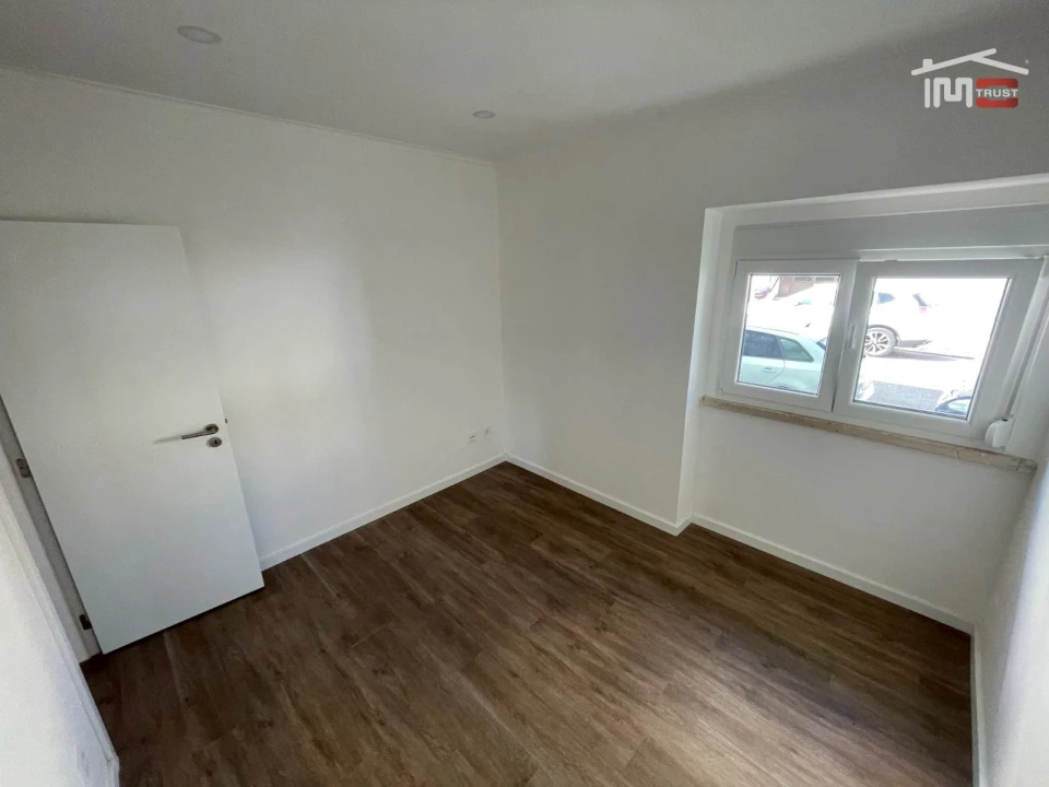 Apartamento T2 para Arrendamento em Seixal, Arrentela e Aldeia de Paio Pires Foto 20